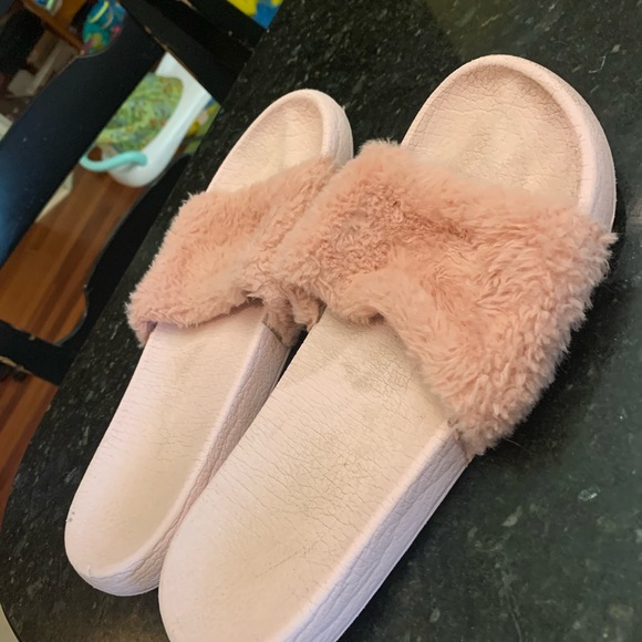 Assorted sandals - Picture 4 of 6